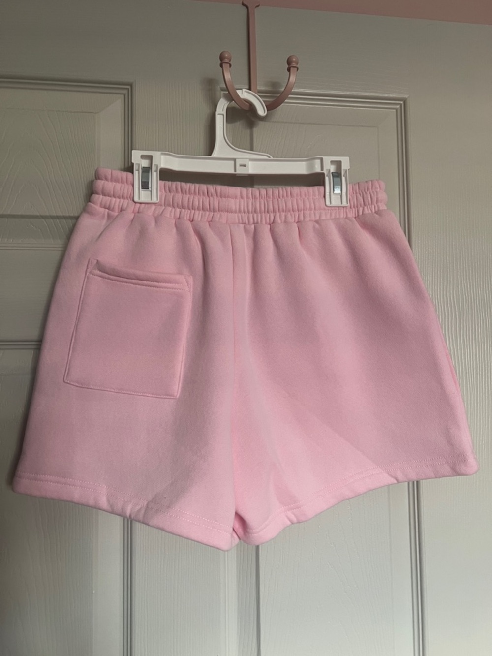 NWT White Fox - Decade Classics Varsity Lounge Shorts in Posy pink - Picture 4 of 6